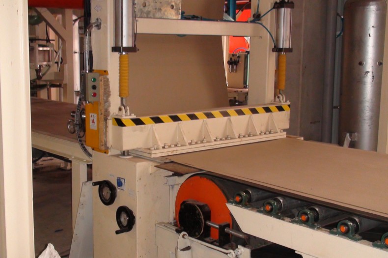 石膏板生產(chǎn)線(xiàn)成型系統(tǒng)